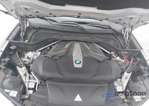 2015 BMW X5 xDrive50I z USA, uszkodzony, nr VIN 5UXKR6C58F0J76441